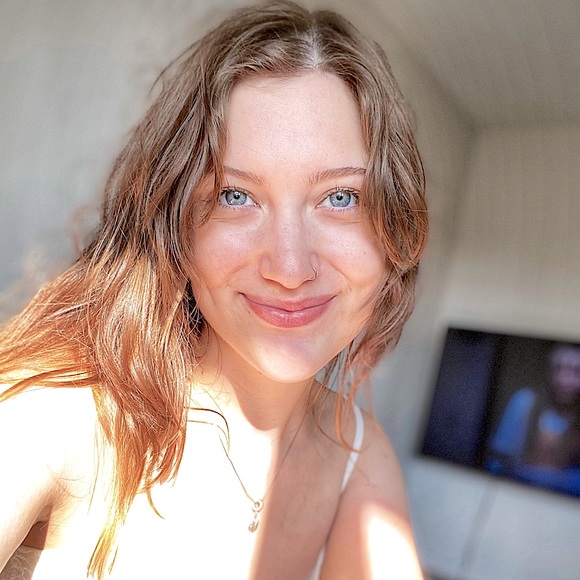 Meet your Posher, Ella - Picture 2 of 3